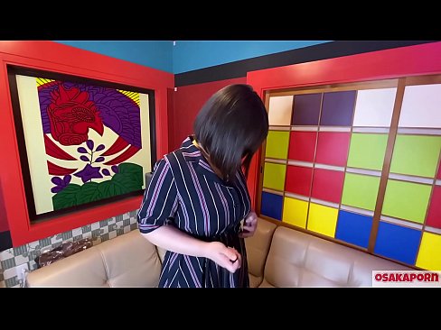 ❤️ Japanese cutie met groot tiete masturbeer met seksspeelgoed en kry 'n orgasme. Sy praat in 'n onderhoud oor haar fokken ervaring. Groot tiete en harige poes wat hard kreun. Osakaporn ☑ Seksvideo by ons af.tubsexercom.ru ❌